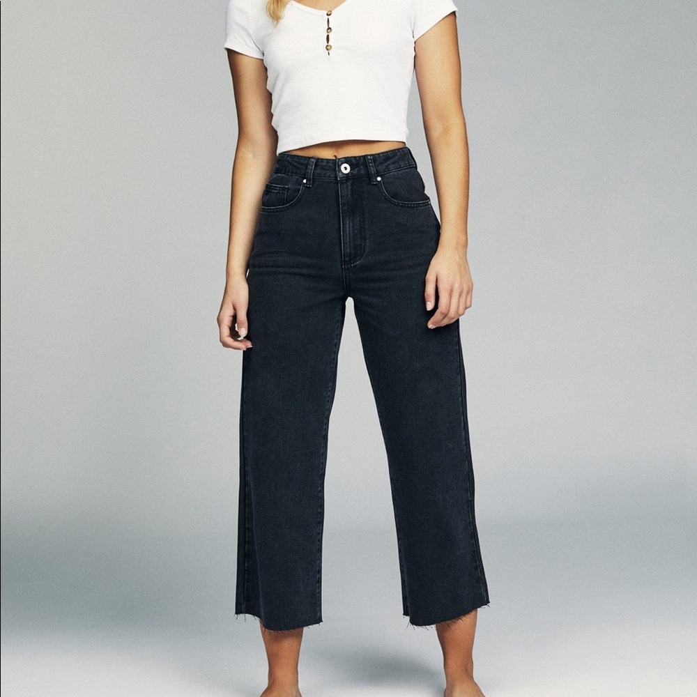 ❤️SOLD❤️2 Wide Leg Crop Jeans